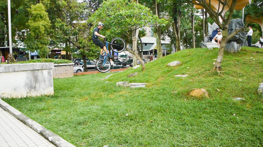 images/forum/2013/trials experimental film - taichung children park.still001lr.jpg